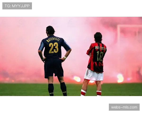 国米球迷投掷烟雾弹意外爆炸，失去三根手指